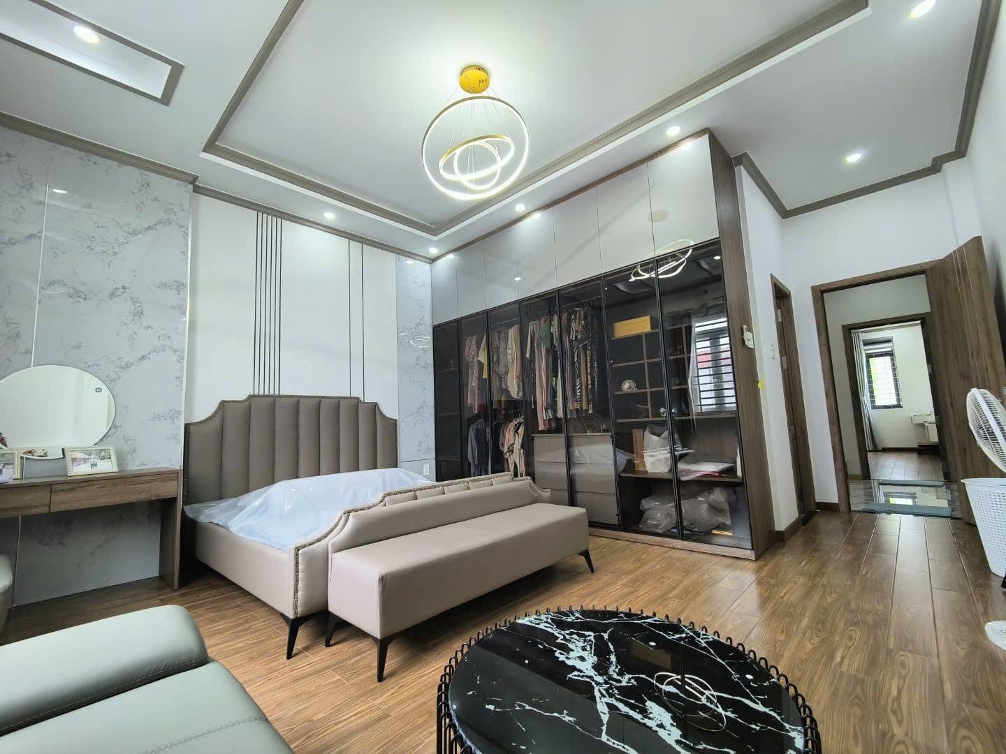 BÁN GẤP NHÀ TRỆT 2 LẦU – KHU VĂN HÓA TÂY ĐÔ, CẦN THƠ, FULL NỘI THẤT