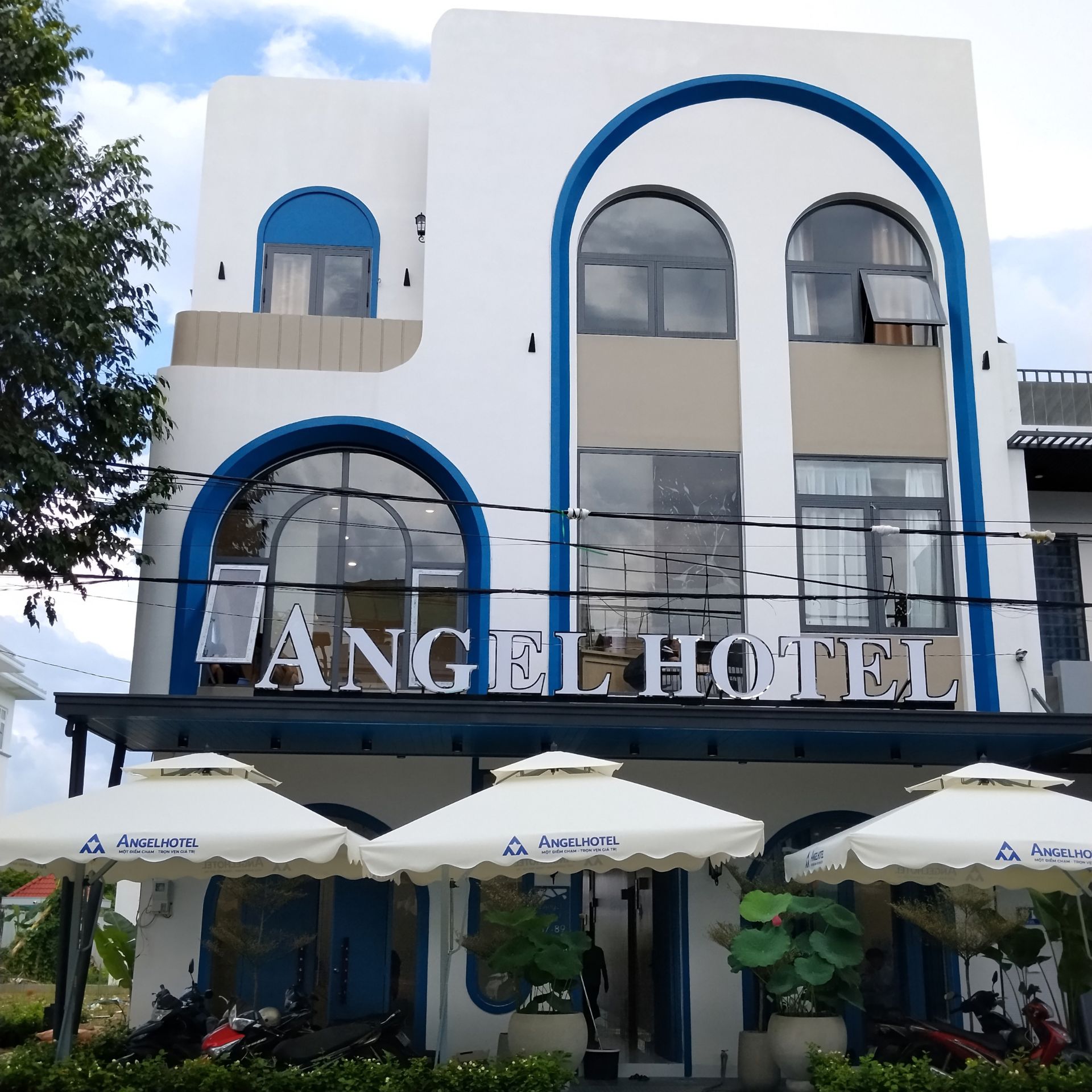 BÁN KHÁCH SẠN HIỆN HỮU TRÊN ĐẤT ĐÃ HOÀN THIỆN MỚI 100% (BAO HOÀN CÔNG)