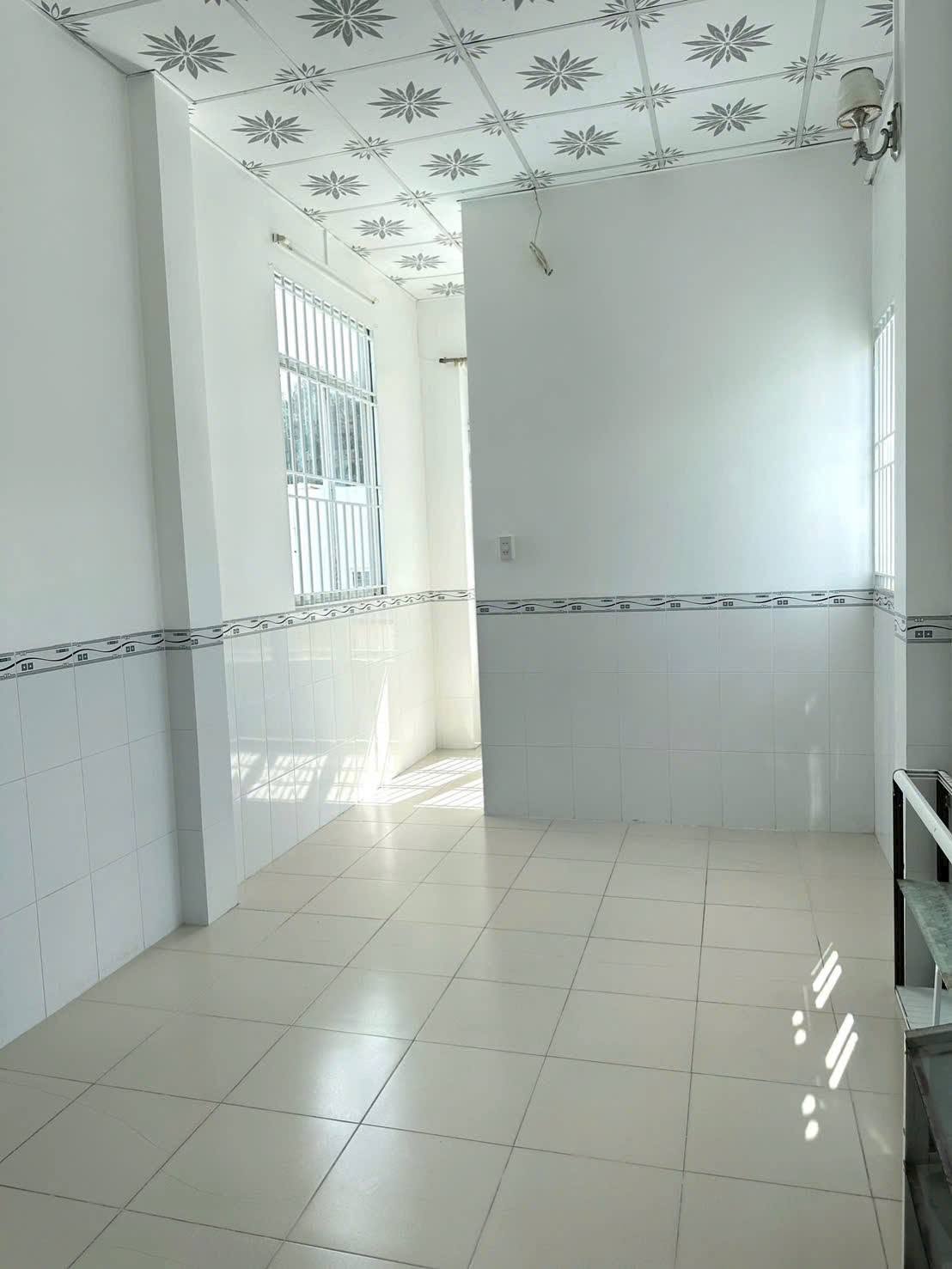 CHO THUÊ NHÀ GÓC 2 MẶT TIỀN – 1 TRỆT 2 LẦU, CÁCH QUANG TRUNG CHỈ 20M