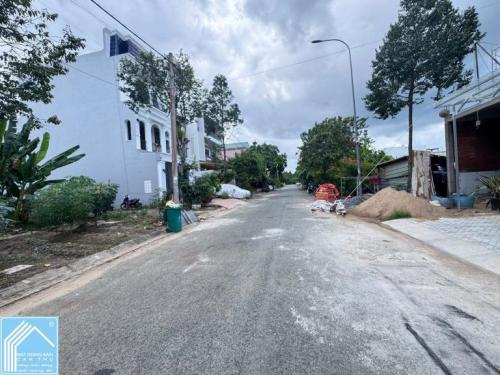 Chủ gửi: Nền đẹp gần chợ 586 , Anh/ Chị xây cTS ở nhắn Em nha Giá : ib ( bao thơm nhất khu )